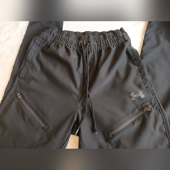Under Armour Black Jogger Pants - Picture 2 of 16